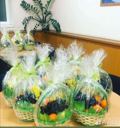 Фруктовые и ягодные корзины с доставкой