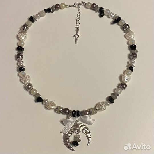 Колье чокер из натуральных камней и бусин