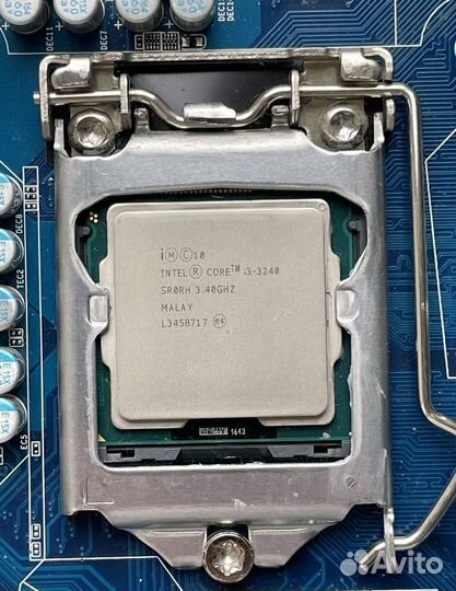 Материнская плата с процессором и памятью