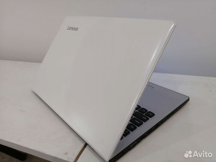 Игровой ноутбук Lenovo Full HD/i3-gen6/GT920MX 2GB