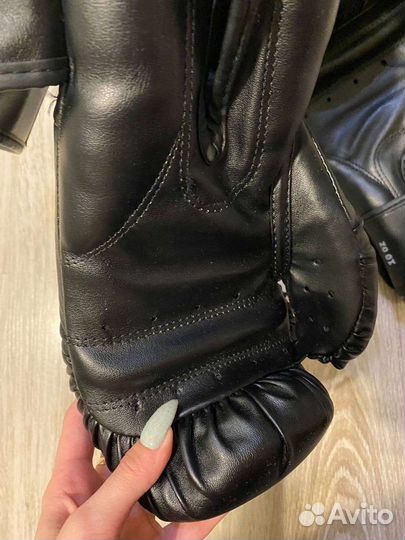 Боксерские перчатки Venum Contender