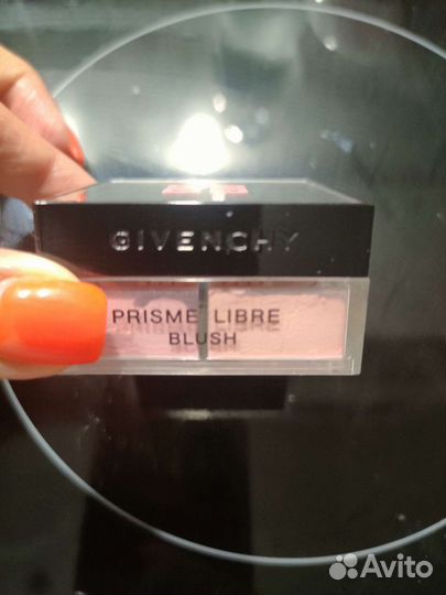 Givenchy румяна