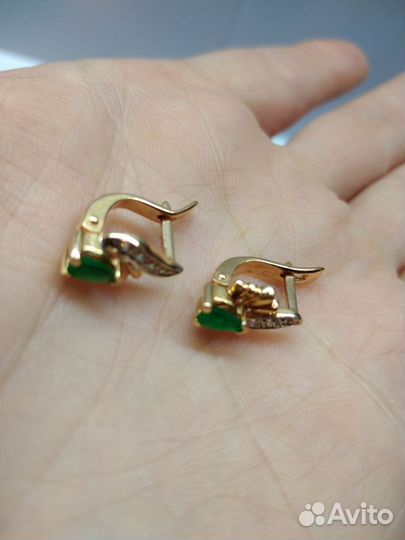Золотые серьги 585 пробы с изумрудами