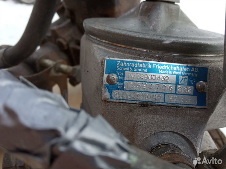 Рулевой редуктор с насосом (Mercedes-Benz W463)