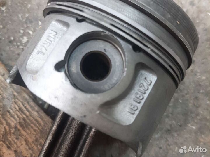 Volkswagen t4 2.4 ааb поршень