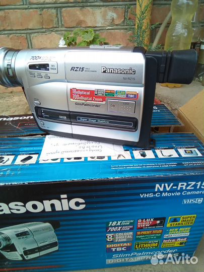 Видеокамера VHS-C Panasonic NV-RZ15