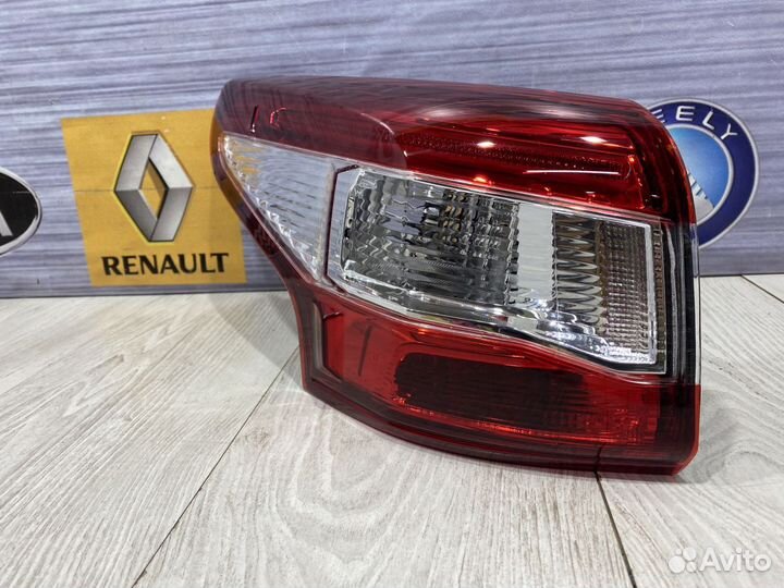 Фонарь задний Nissan qashqai J11 Лев