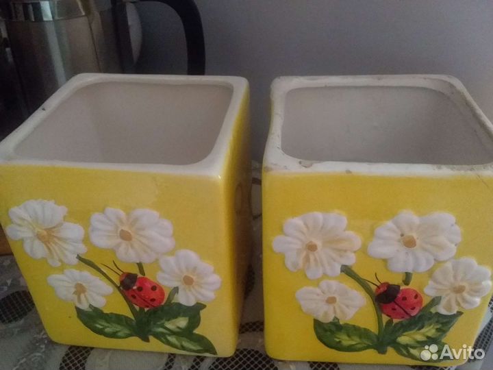 Посуда кружки тарелки