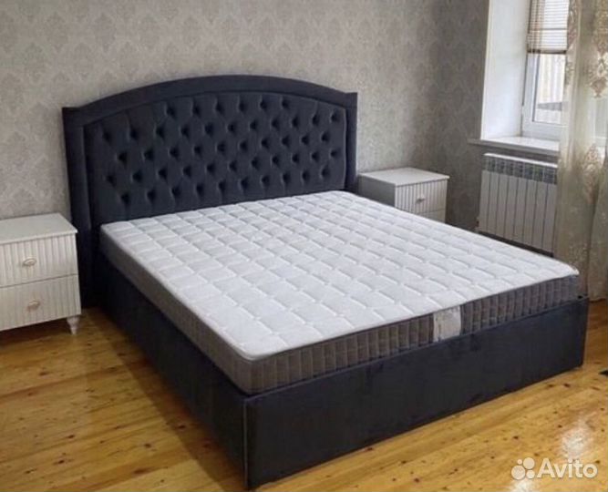 Кровать двухспальная с подьемным механизмом