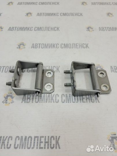 Петли багажника (пара) Nissan Qashqai 1