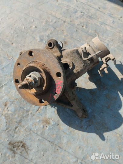 Кулак левый Пежо Партнер М59 Берлинго