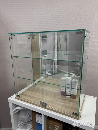 Витрина настольная стеклянная