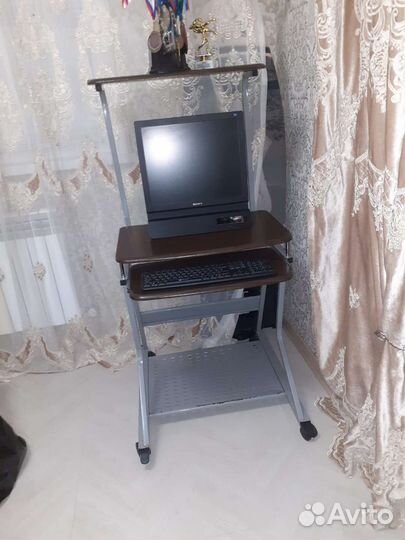 Компьютерный стол