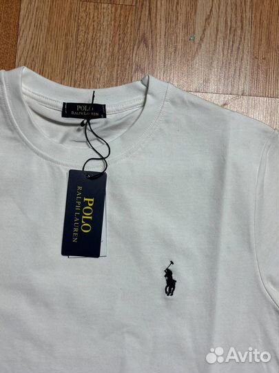 Футболке Polo черная и белая