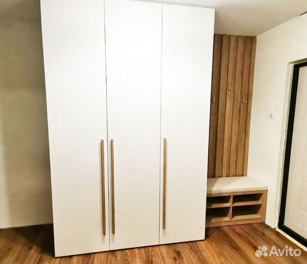 Прихожий шкаф