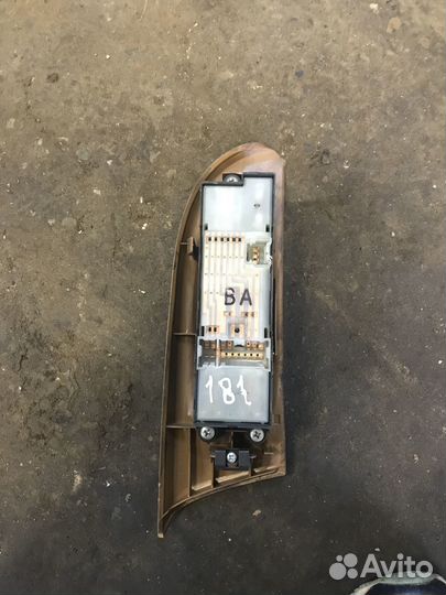 Блок управл-я стеклоподъемниками Nissan Maxima A33