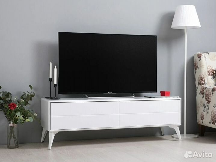 Тумба под Тв белая Спейс