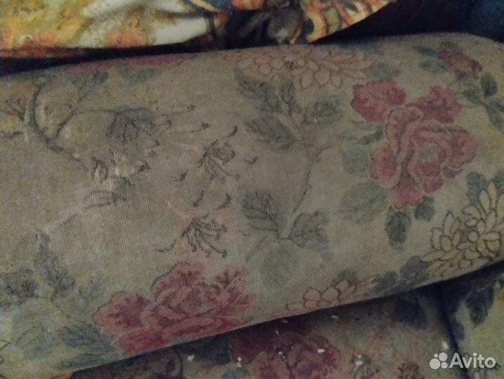 Старинный антикварный диван