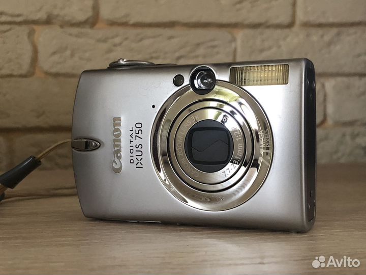 Canon Ixus 750