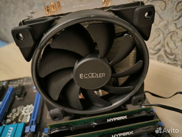 Материнская плата с процессором и памятью