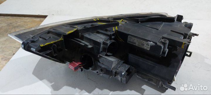 Фара ксеноновая передняя правая Audi Q3 2011-2014