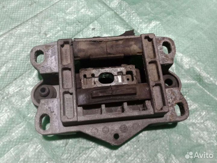 Подушка кпп Ford Mondeo 3 универсал 2.0D 2001