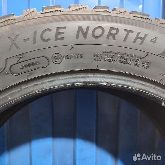 Michelin X-Ice North 4 215/55 R17