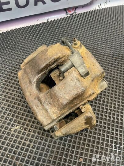 Суппорт тормозной передний правый Mercedes E-Class