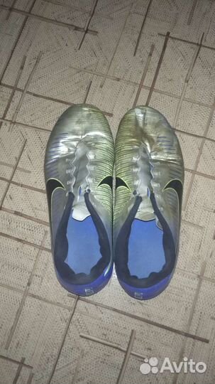 Футбольные бутсы