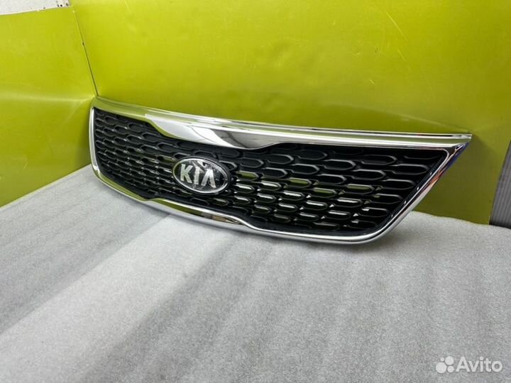Решетка радиатора Kia Sorento 2 XM FL D4HB 2.2