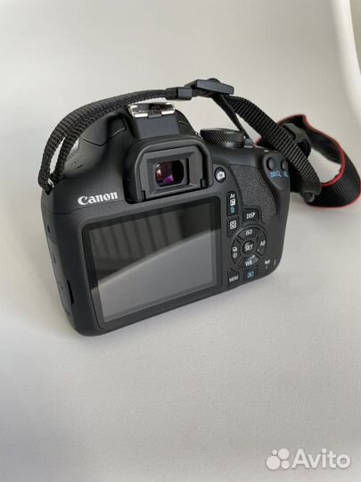 Canon EOS 2000D Kit 18-55mm DC Фотоаппарат