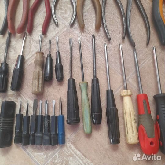 Наборы отвёрток и плоскагубцев СССР