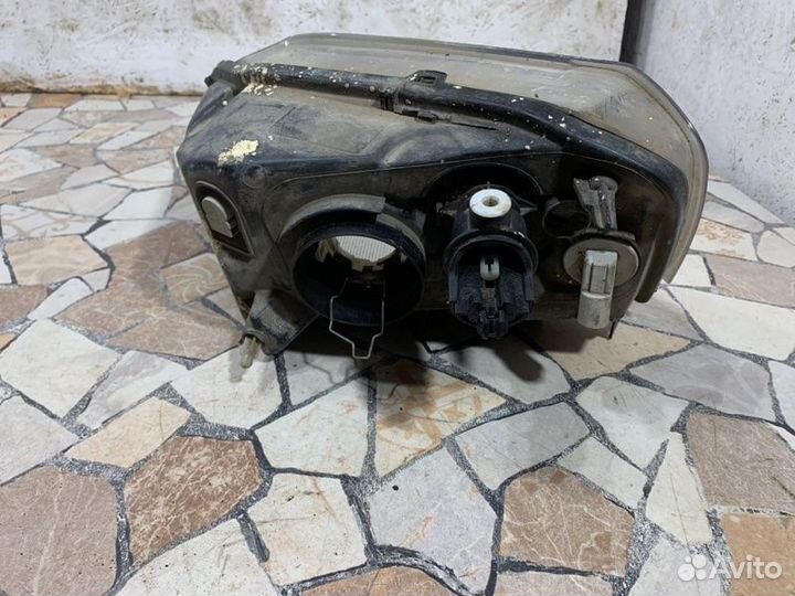 Фара галогеновая передняя правая Renault Logan