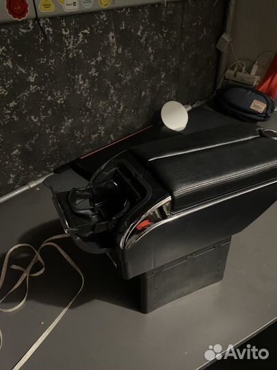 Подлокотник ваз 2110