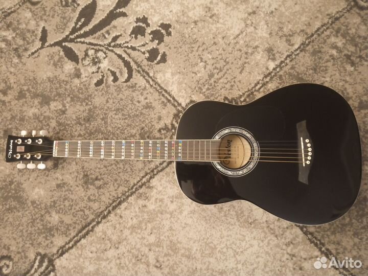 Акустическая гитара