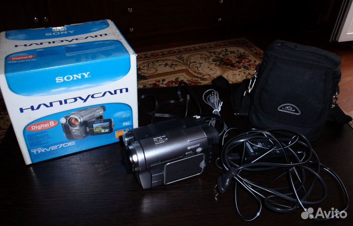 Видеокамера Sony DCR-TRV270E
