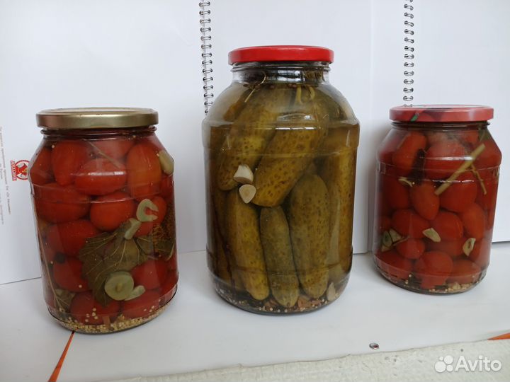 Огурцы, помидоры соленые