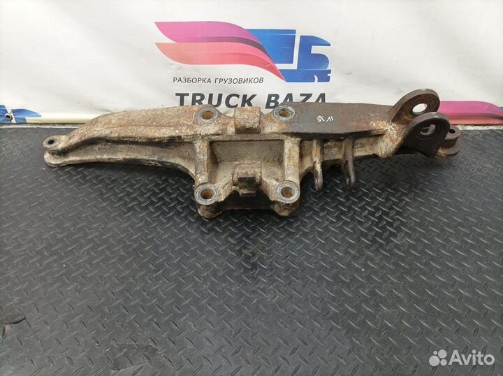 41030414 Кронштейн пневморессоры правый