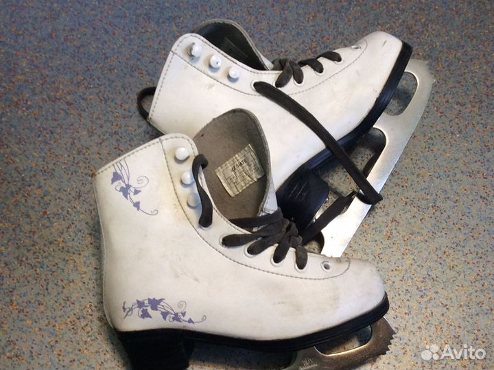 Коньки фигурные для девочки