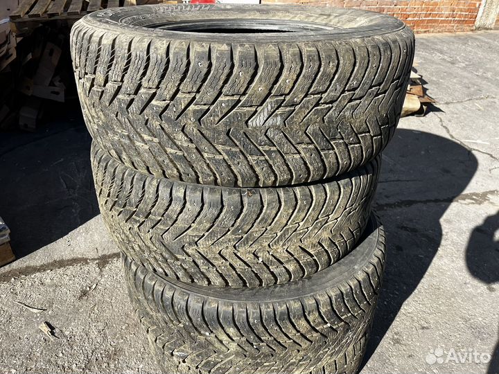 Nokian Tyres Hakkapeliitta 8 285/60 R18 116
