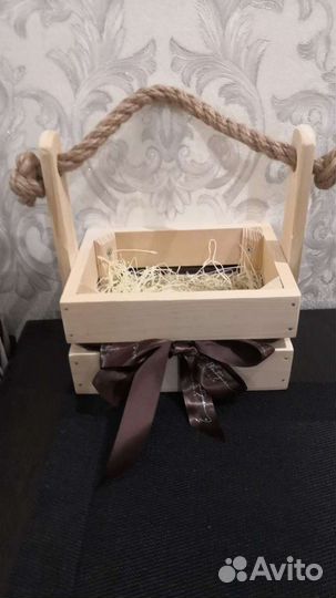 Деревянный ящик подарочный