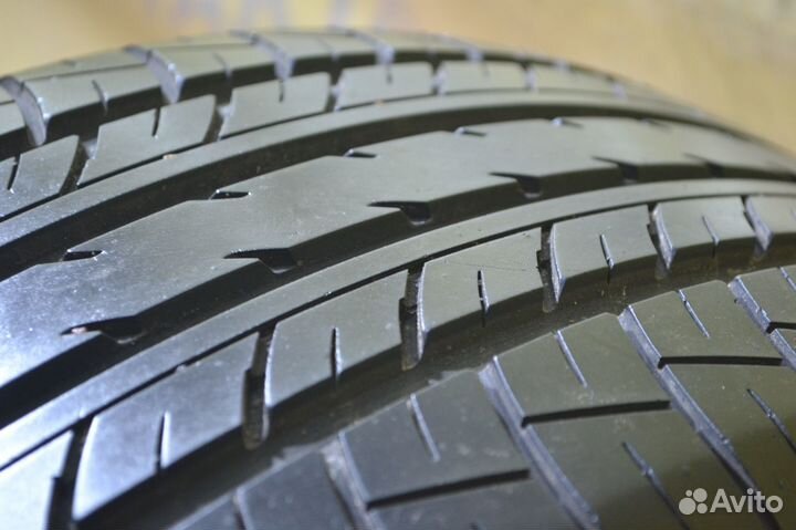 Yokohama dB Decibel E70B 225/55 R17