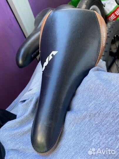 Седло для велосипеда кожаное