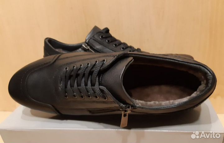 Ботинки новые размер-42