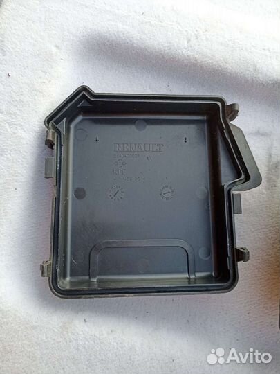 Рено Меган 3 корпус блока предохранителей