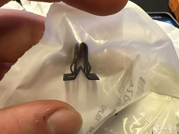 Зажим консоли АКПП