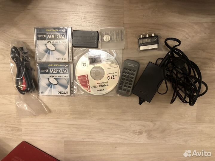 DVD видеокамера Canon DC40