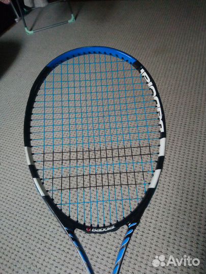 Теннисная ракетка