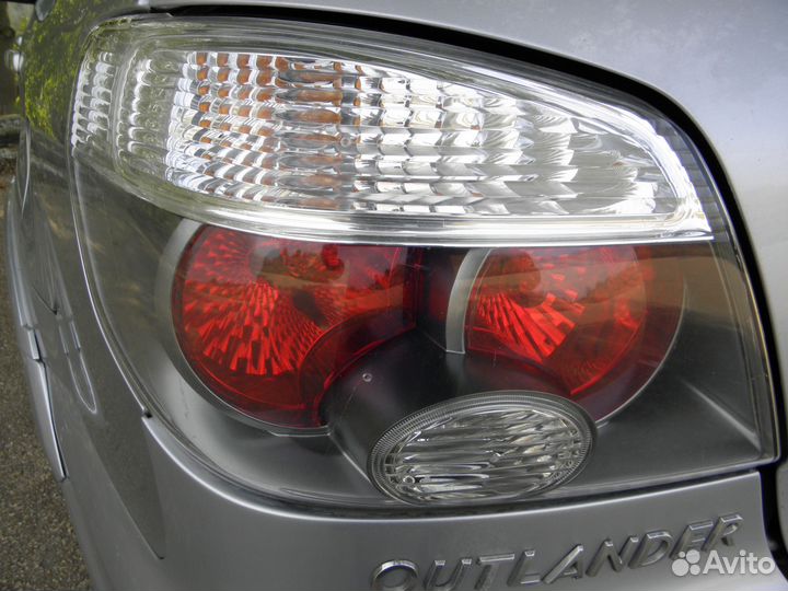 Фонарь задний левый на mitsubishi outlander