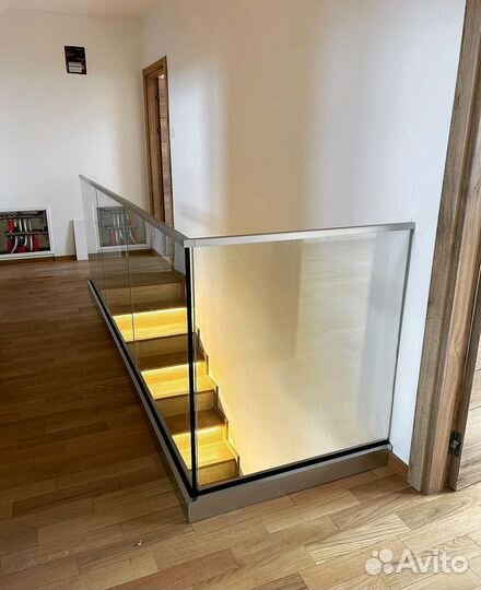 Ограждение для лестницы из стекла